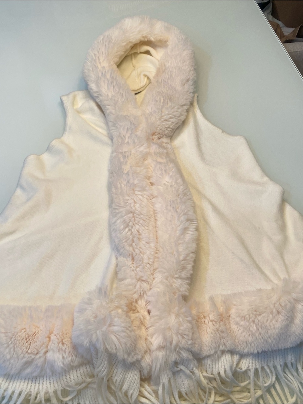 Vintage d'margeaux New York Off White Faux Fur Trim Hooded Cape Poncho Fringe